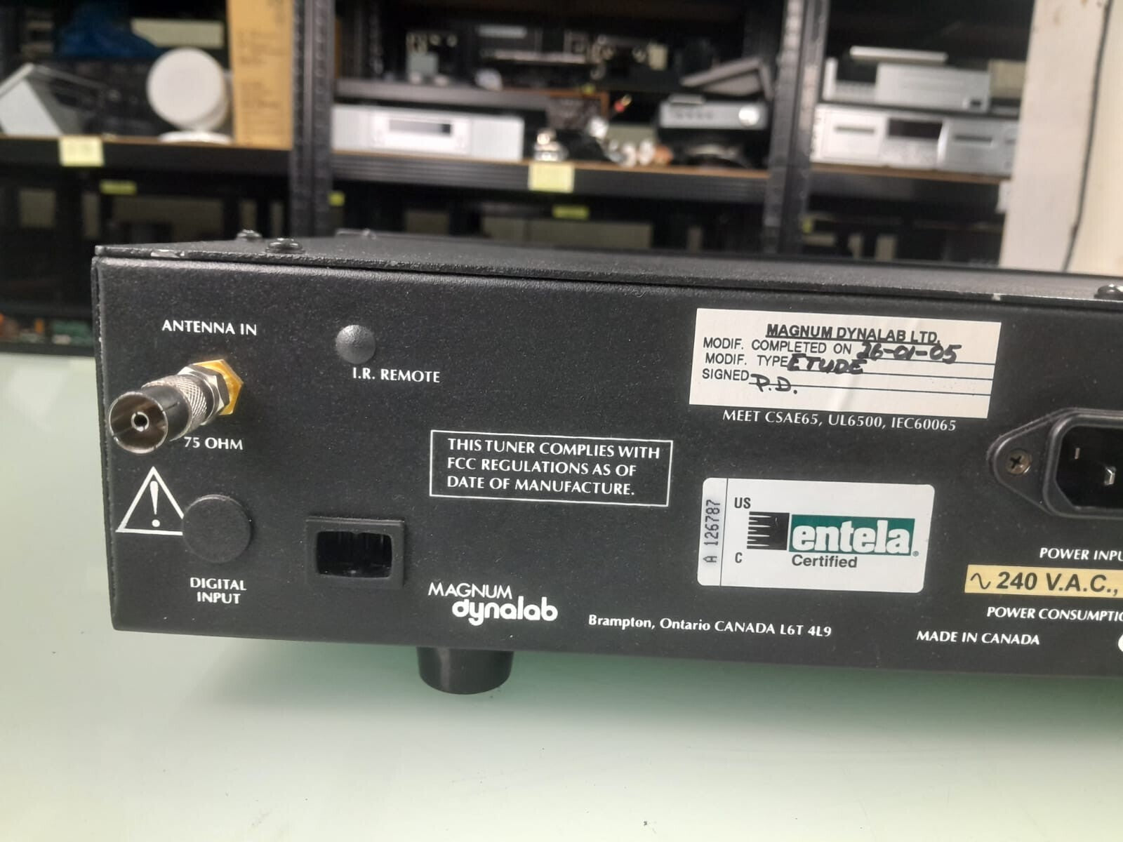 MAGNUM DYNALAB FT 101A ANALOG FM TUNER