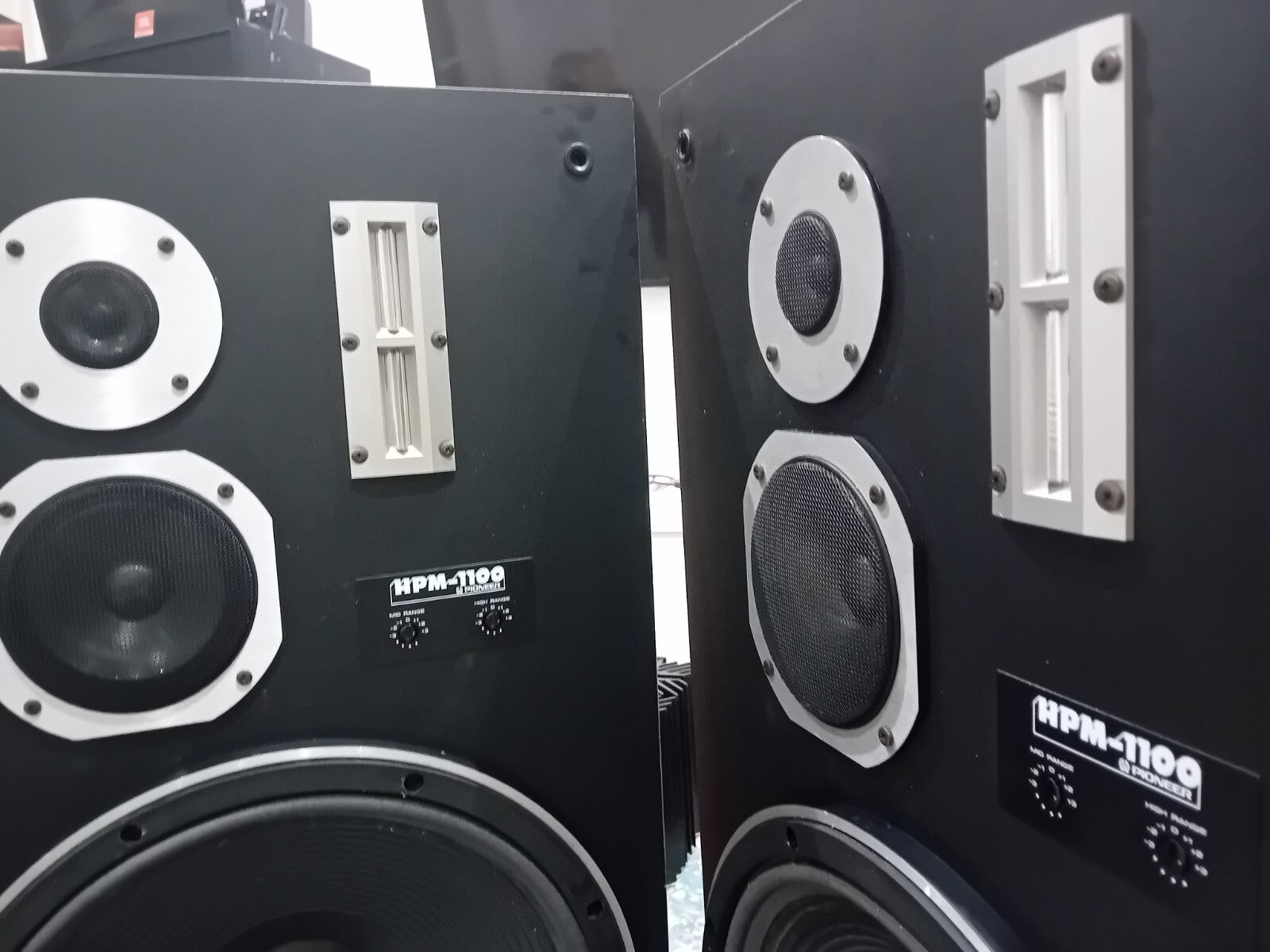 SUPER RARE TOP OF THE LINE PIONEER HPM 1100 SPEAKERS