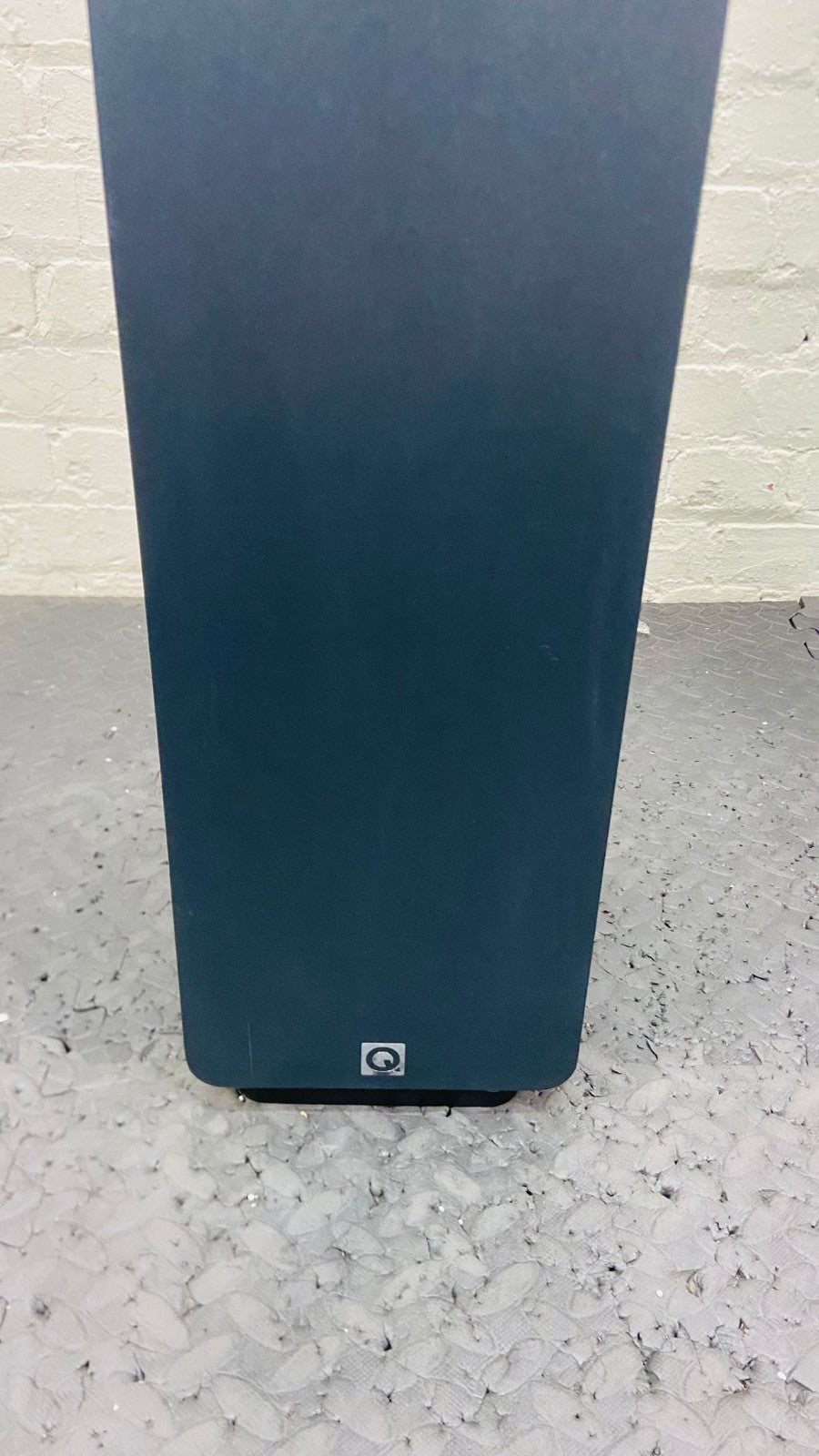 Q ACOUSTICS 2050i FLOOR STANDING SPEAKERS
