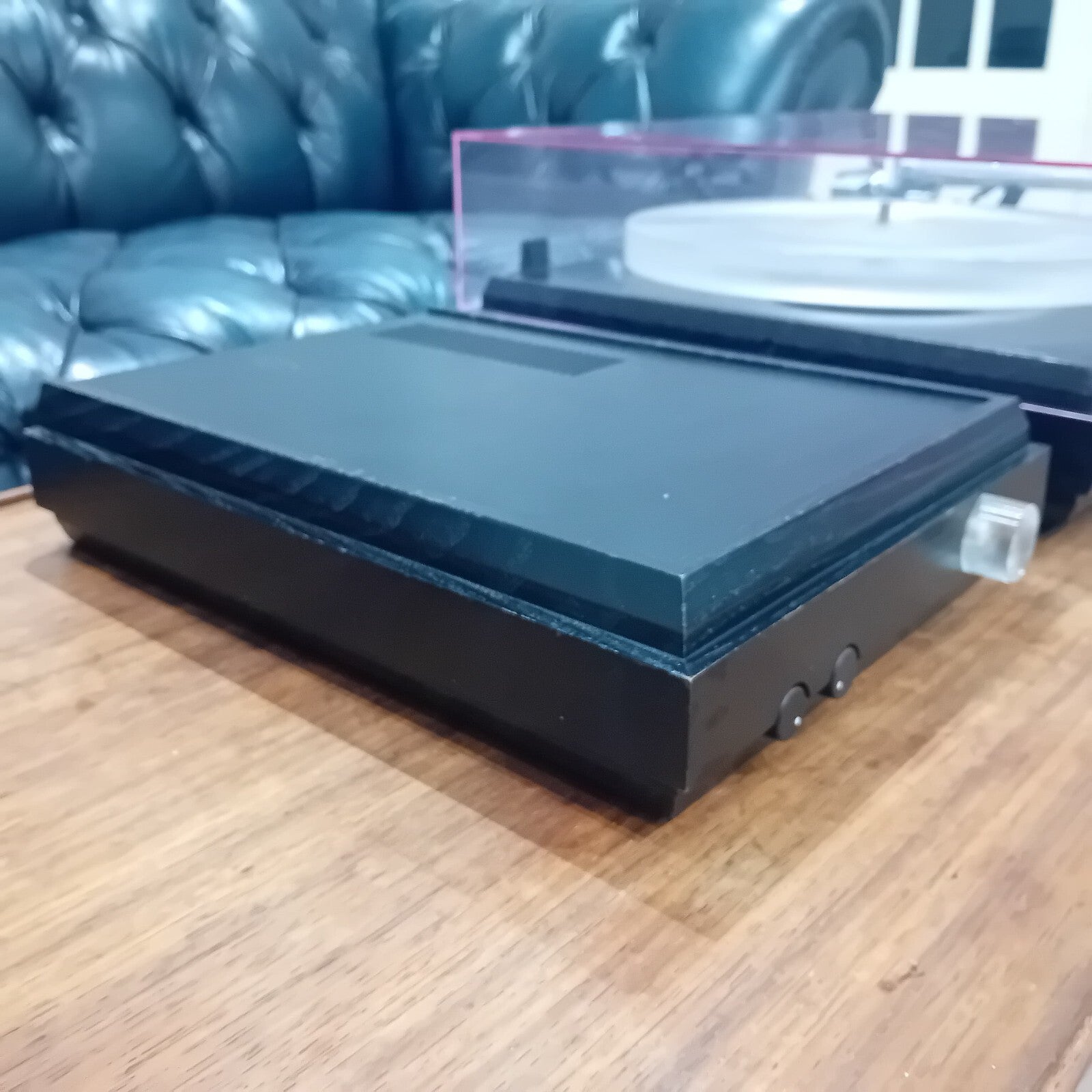 PINK TRIANGLE ANNIVERSARY TURNTABLE SME SERIES IV 4 TONEARM ORTOFON MC VIVO