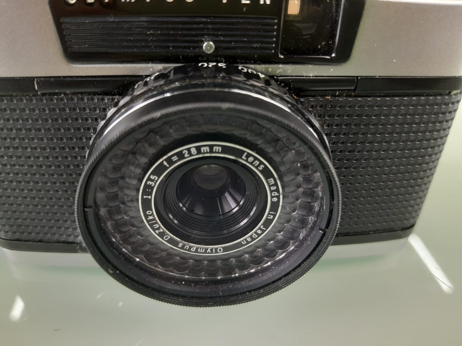 OLYMPUS PEN EE 3 FILM CAMERA D.ZUIKO F=28MM 1:3.5 LENS