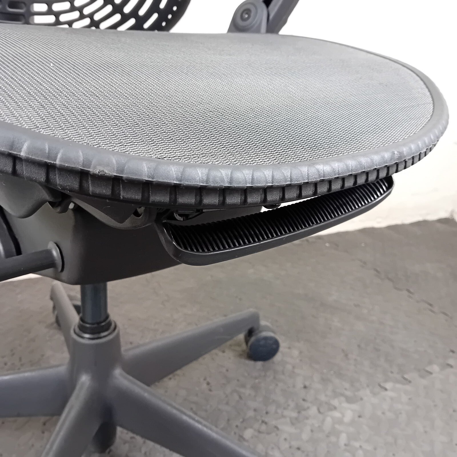 Herman Miller mira office boss Chair