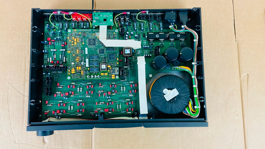 MARK RAGGETTS NAIM AV2 PREAMPLIFIER