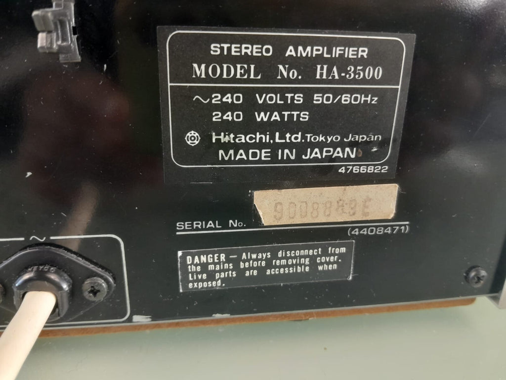 HITACHI HA 3500 STEREO AMPLIFIER