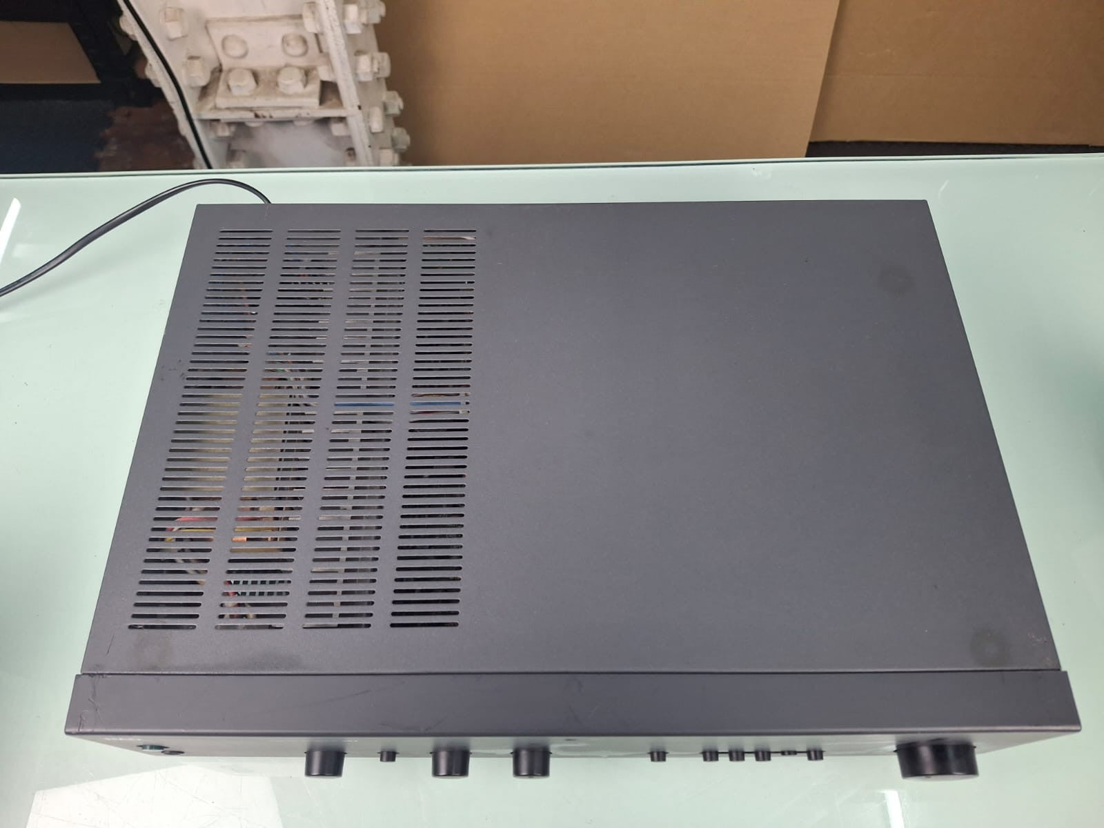 NAD 302 STEREO AMPLIFIER
