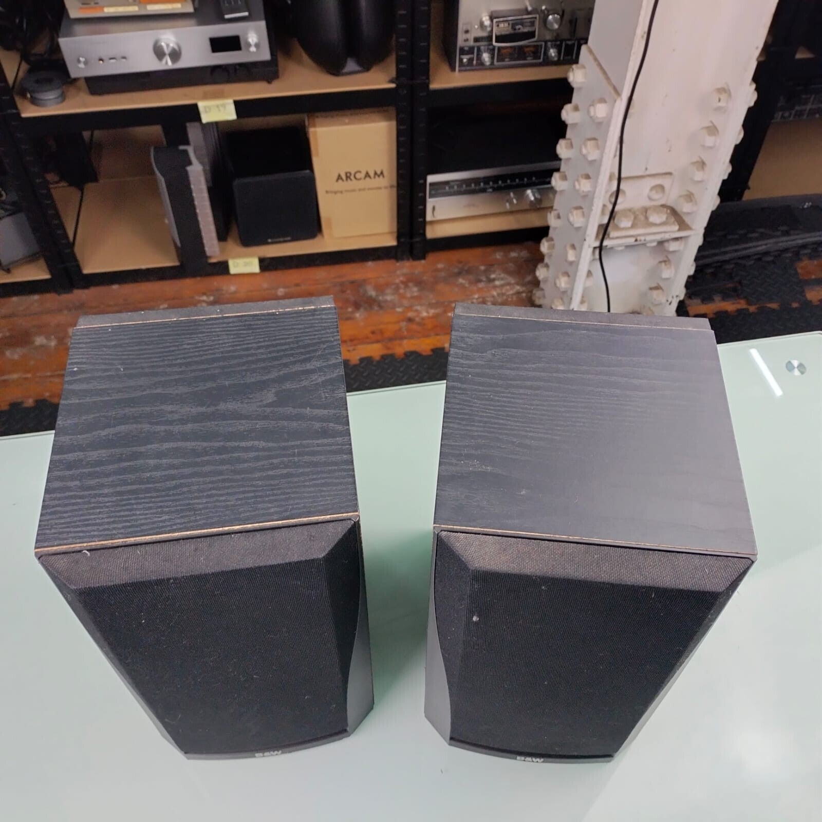 BOWERS & WILKINS B&W SPEAKERS