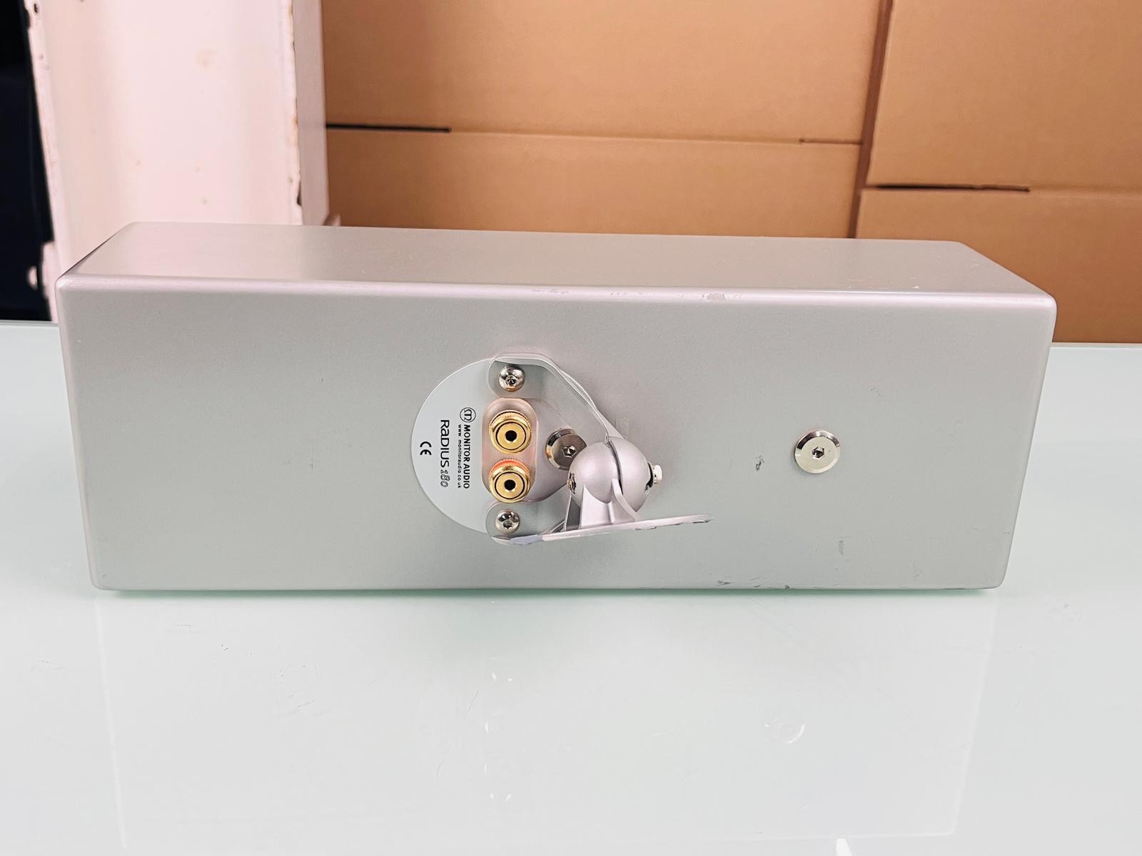 MONITOR AUDIO RADIUS 180 CENTER SPEAKER WITH WALL BRACKET