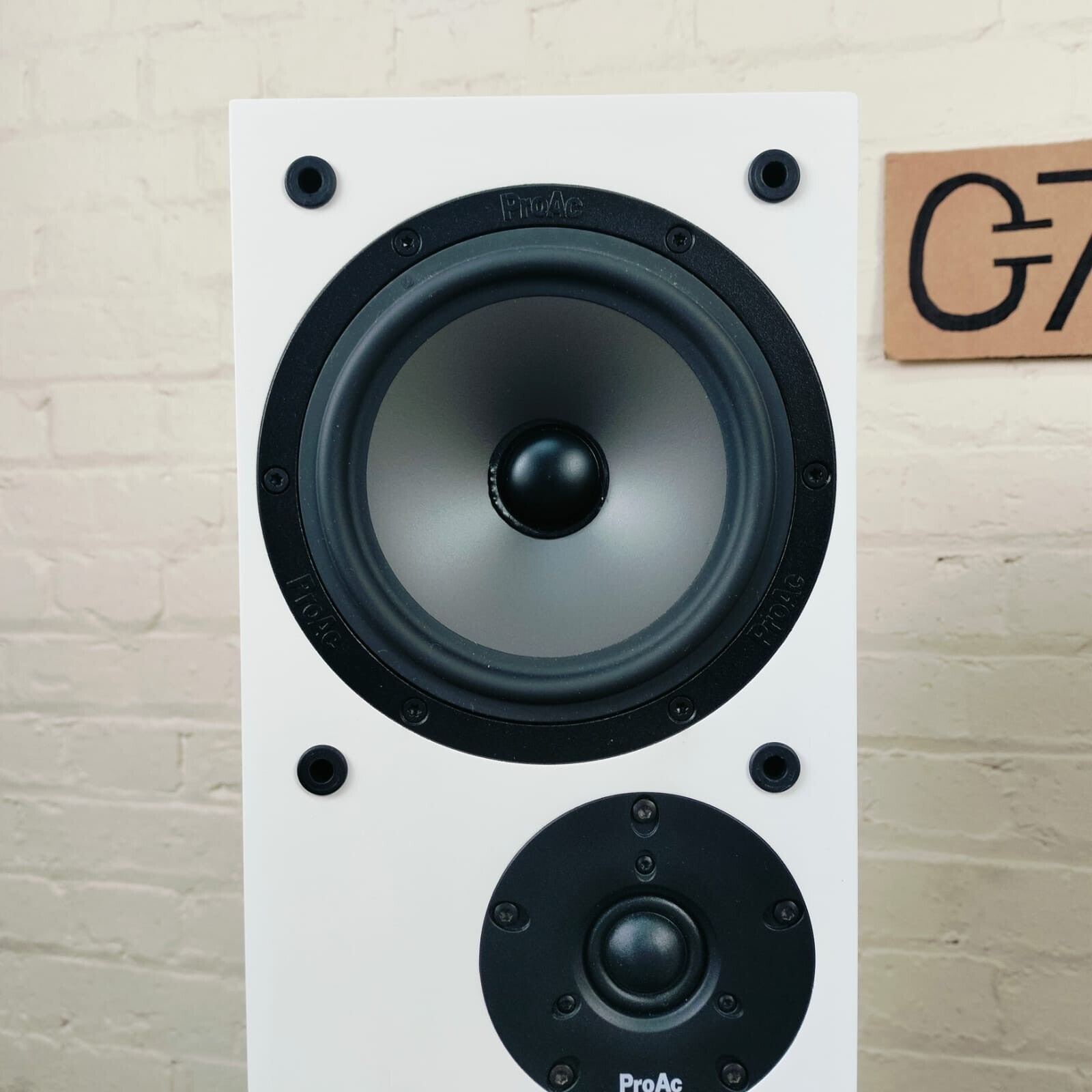 PROAC RESPONSE DT8 FLOOR STANDING SPEAKERS