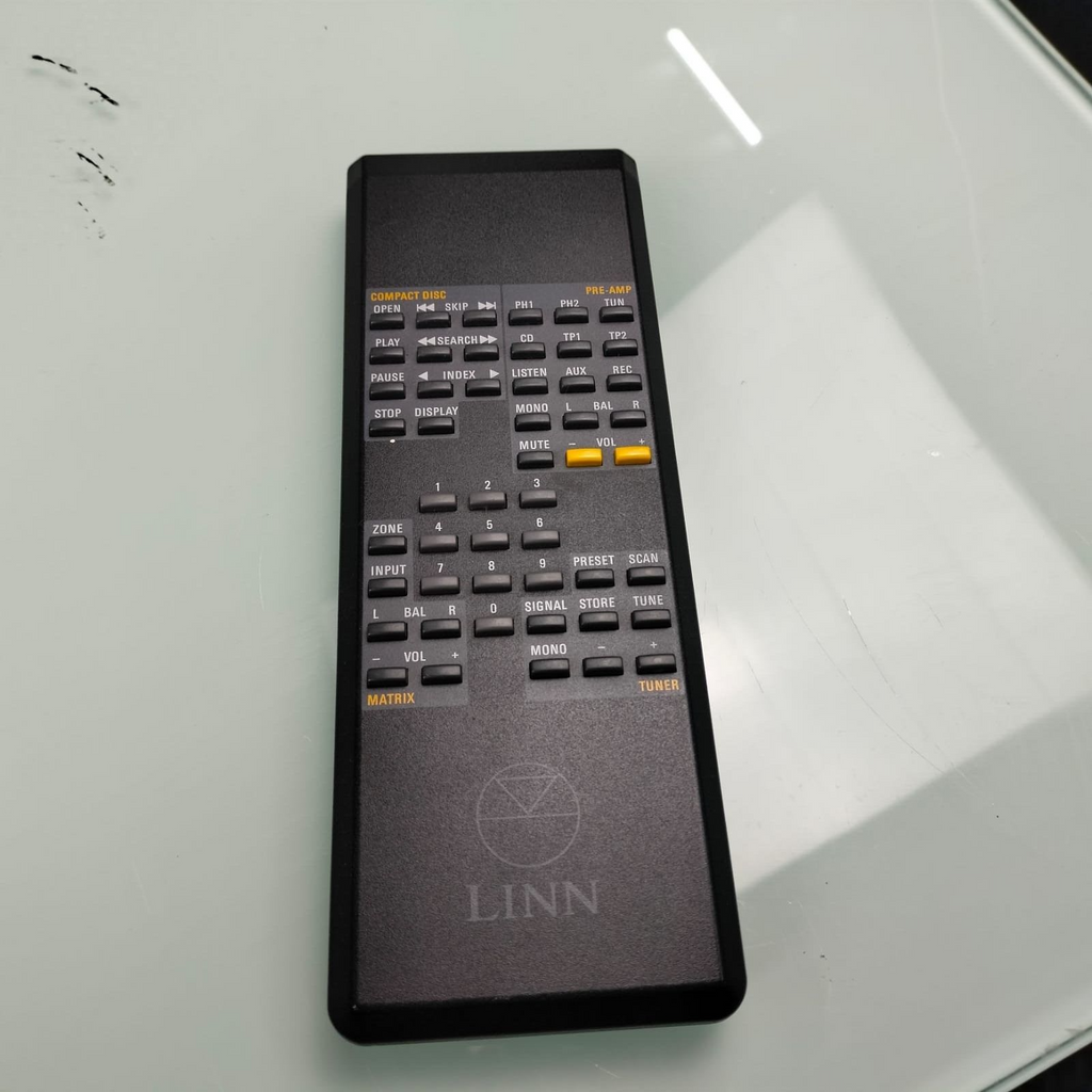 LINN KAIRN PRO PREAMPLIFIER WITH REMOTE