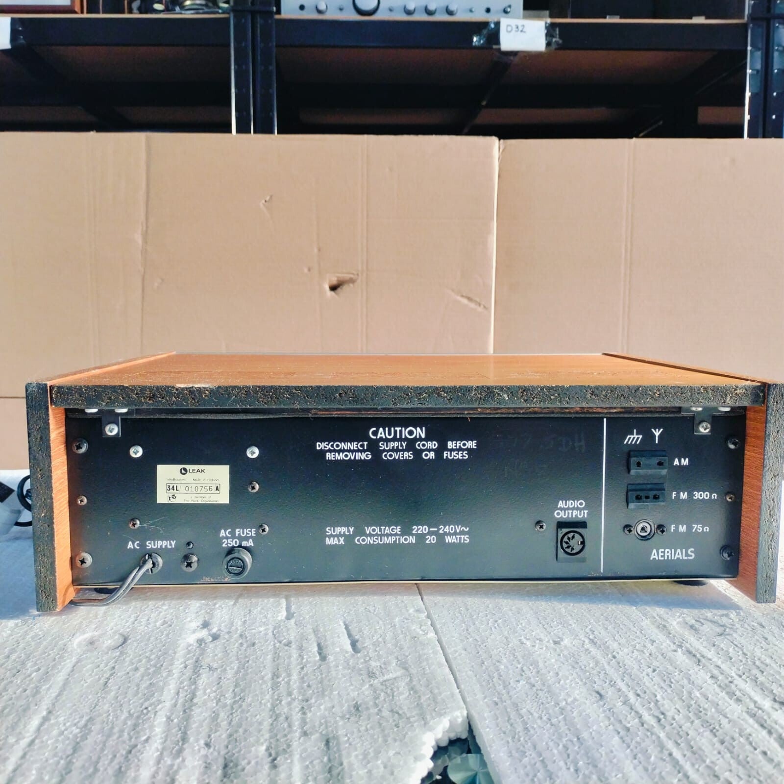 LEAK 2300 TUNER