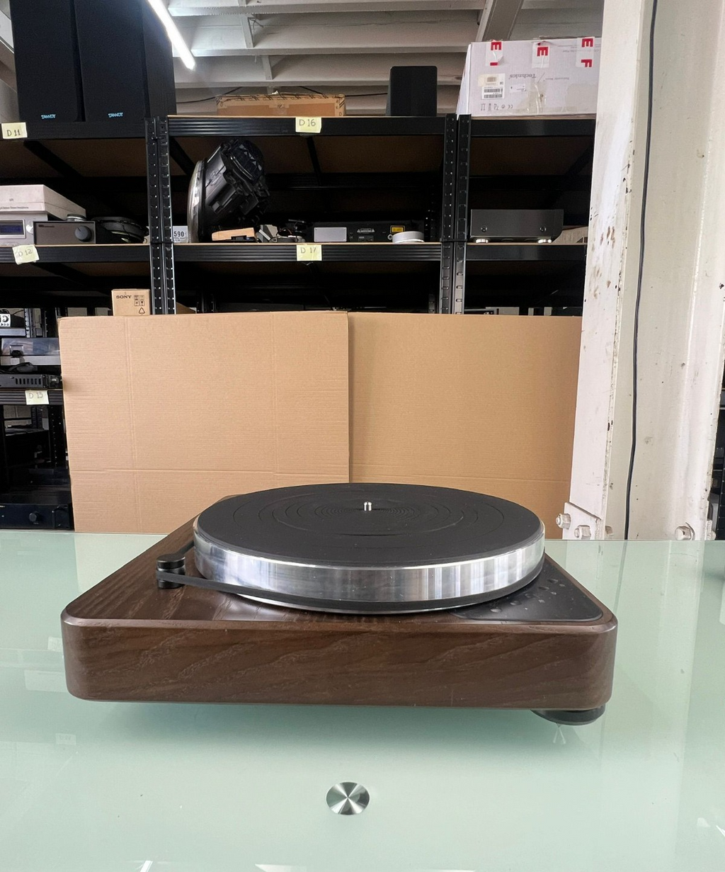 DR. FEICKERT ANALOGUE VOLARE TURNTABLE