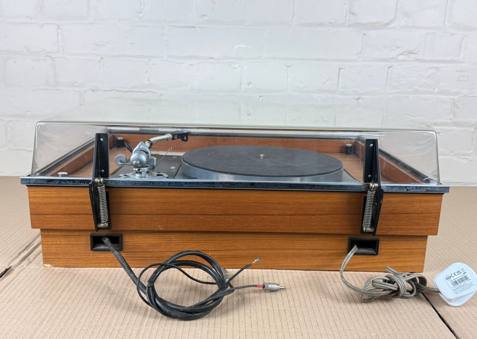 THORENS TD 125 TURNTABLE WITH SME 3009 TONEARM & SHURE M75E CARTRIDGE