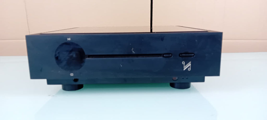 QUAD ARTERA PLAY+ CD DAC PRE AMP PLAYER WITH REMOTE