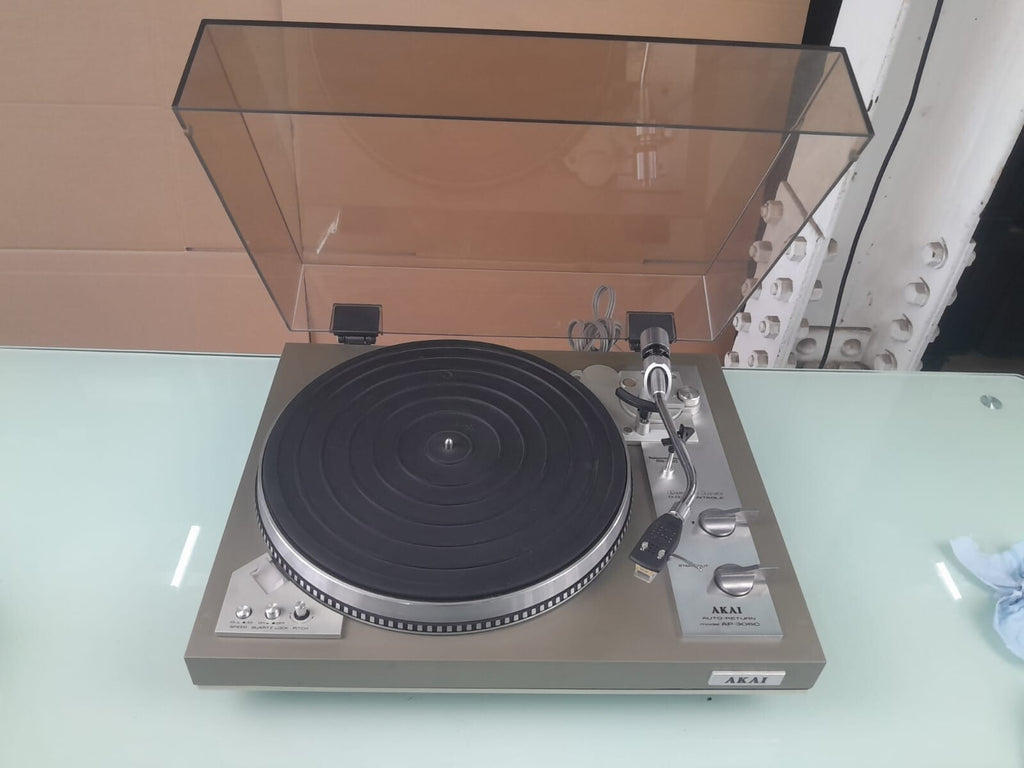 AKAI AP 306C DIRECT DRIVE AUTO RETURN TURNTABLE PC 100 STYLUS