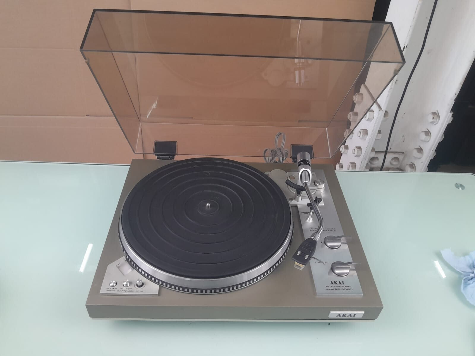 AKAI AP 306C DIRECT DRIVE AUTO RETURN TURNTABLE PC 100 STYLUS