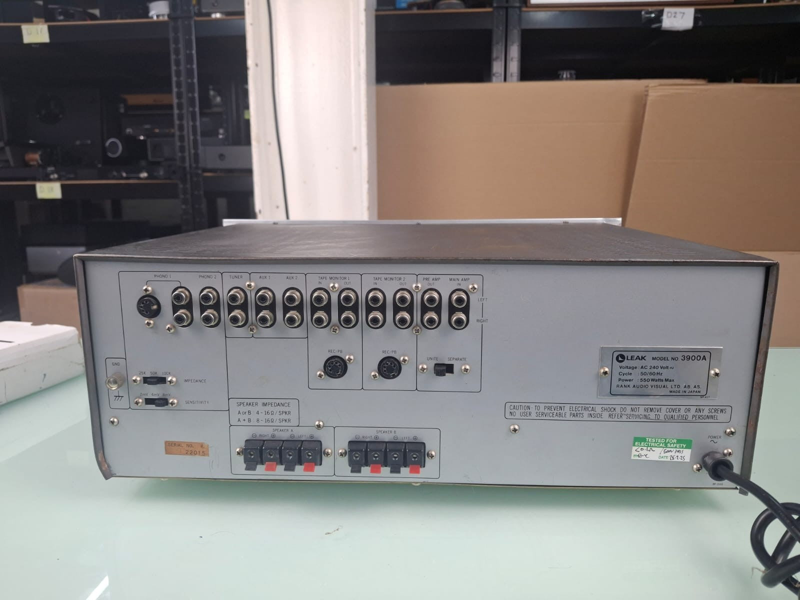 LEAK 3900A INTEGRATED STEREO AMPLIFIER