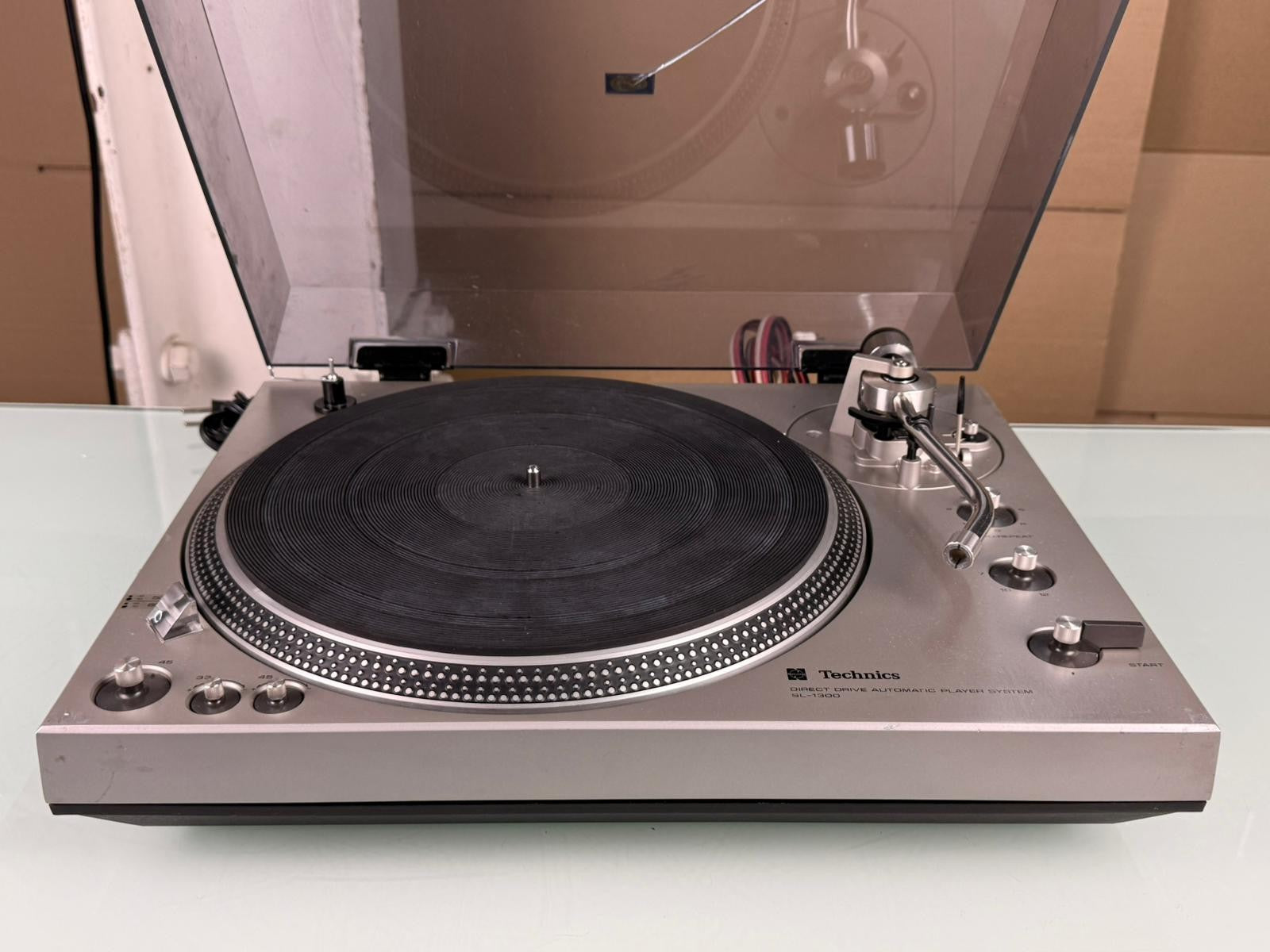 TECHNICS SL 1300 DIRECT DRIVE AUTOMATIC PLAYER SYSTEM TURNTABLE