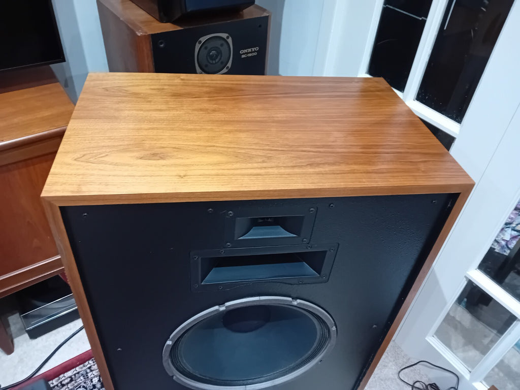 KLIPSCH CORNWAL III 3 WALNUT FLOOR STANDING SPEAKERS