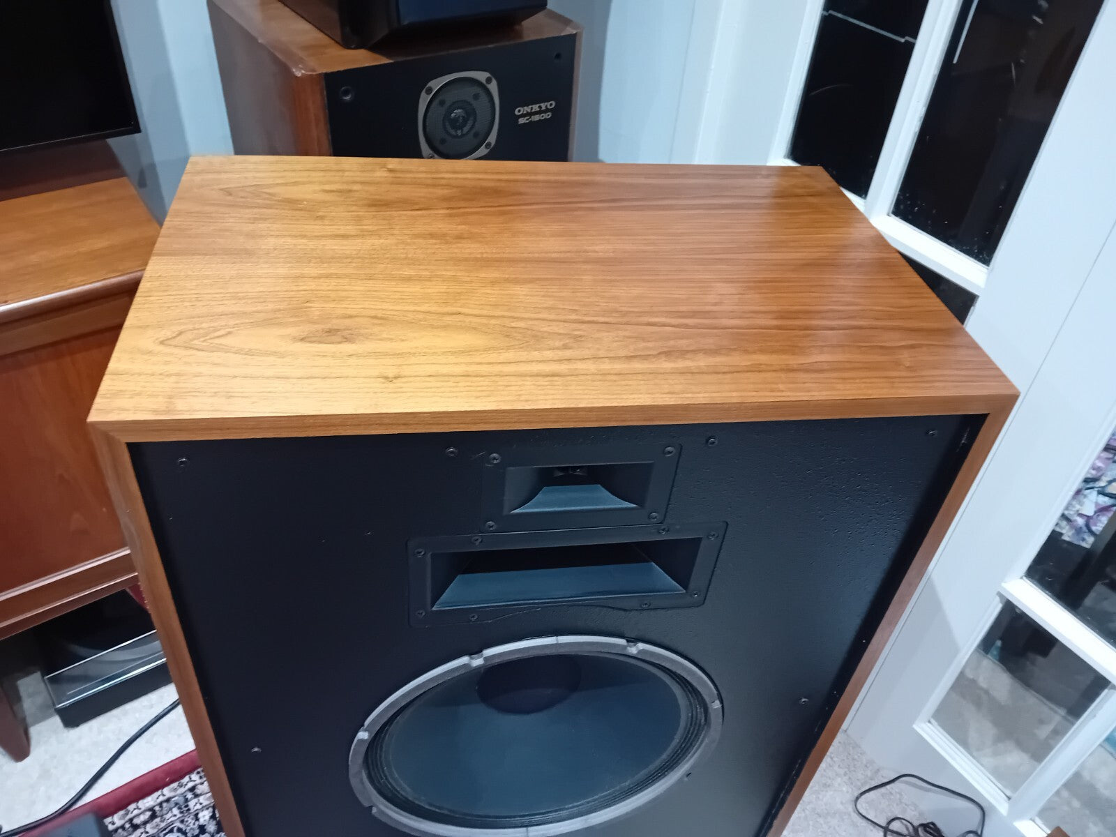 KLIPSCH CORNWAL III 3 WALNUT FLOOR STANDING SPEAKERS