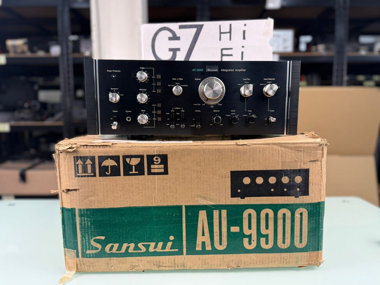 MINT SANSUI AU 9900 INTEGRATED AMPLIFIER