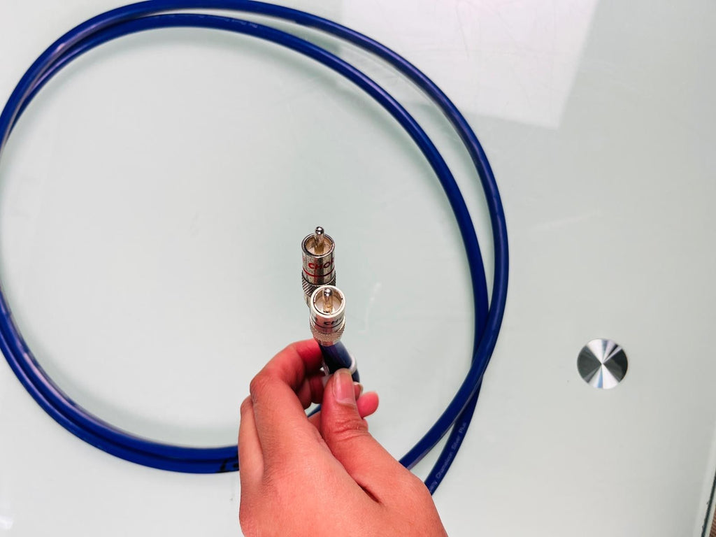 THE CHORD COMPANY CHAMELEON SILVER PLUS RCA INTERCONNECT  CABLES #002