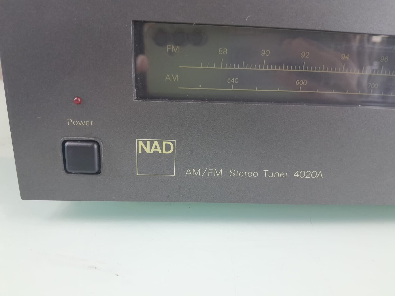 NAD 4020A AM/FM STEREO TUNER