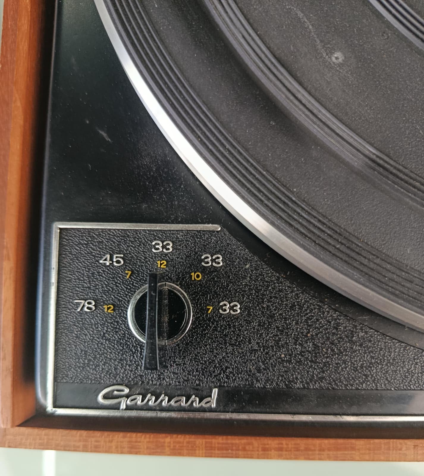 GARRARD AP 76 IN BUSH AREANA PLINTH TURNTABLE