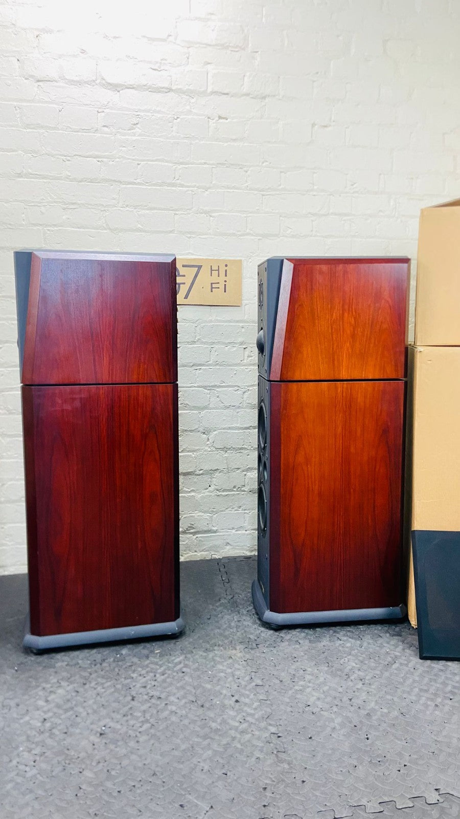 RUARK SOLSTICE FLOOR STANDING SPEAKERS