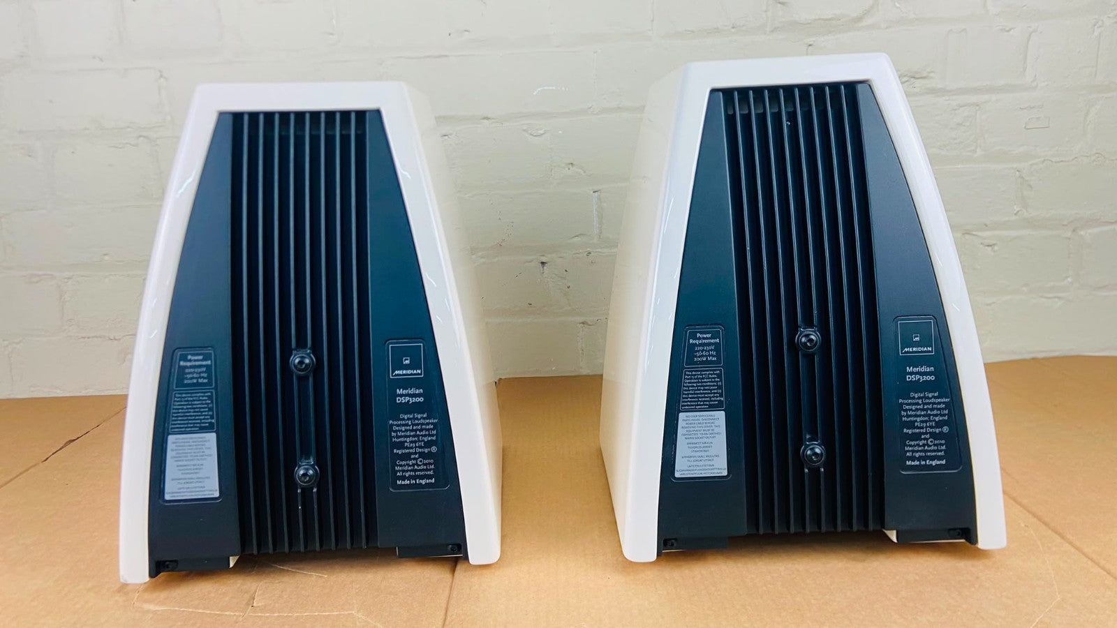 MERIDIAN DSP3200 SPEAKERS
