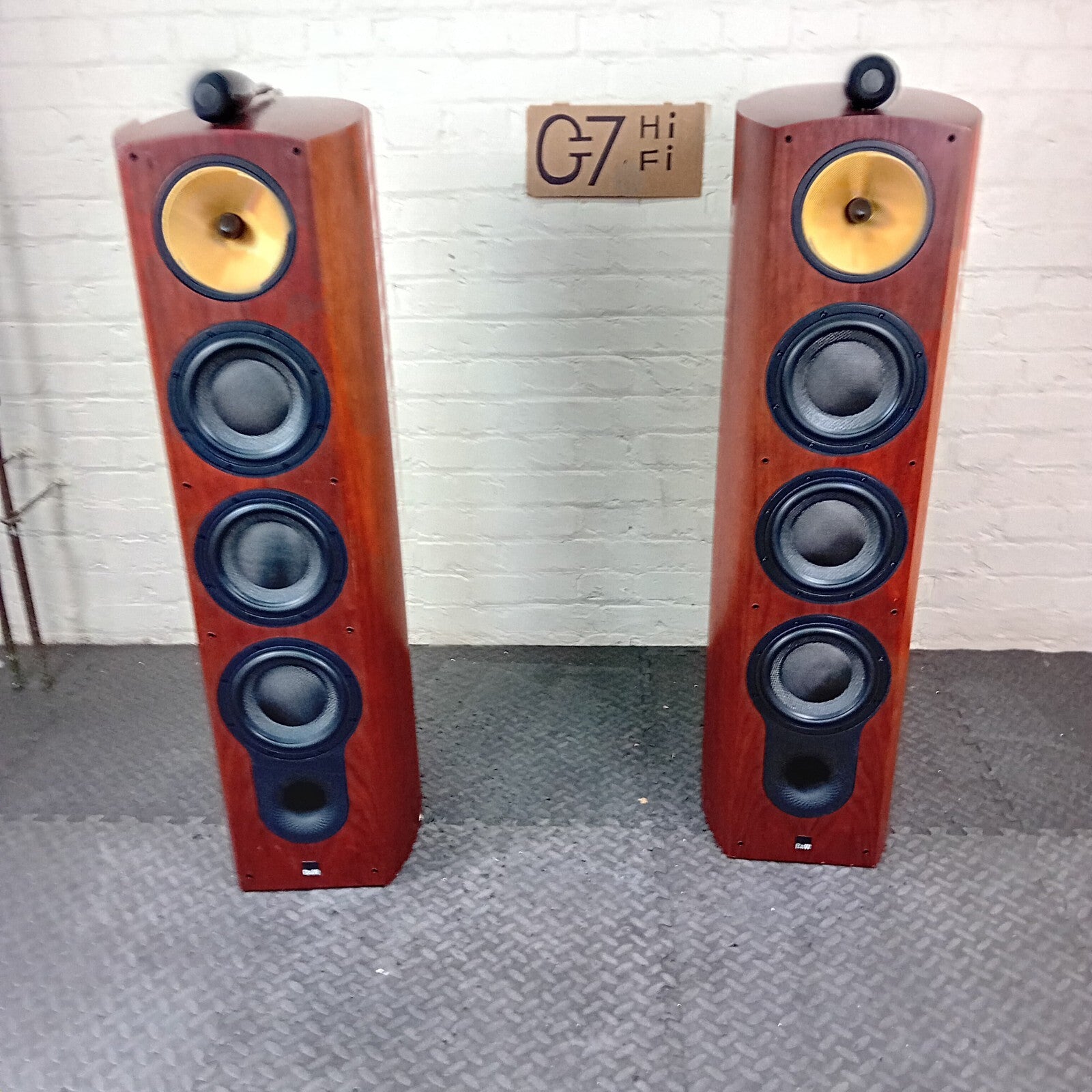 BOWERS & WILKINS B&W 803 D FLOOR STANDING SPEAKERS
