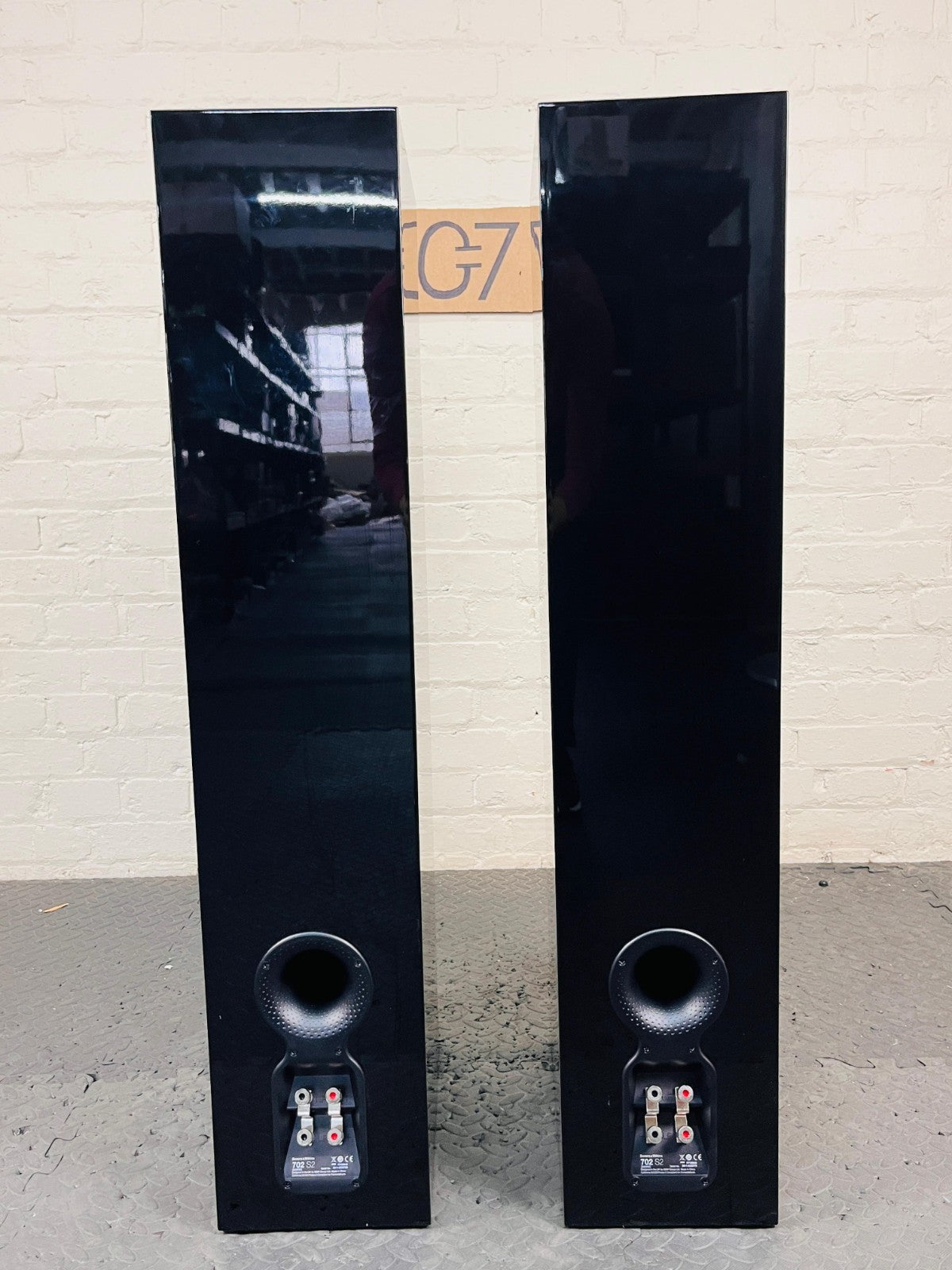BOWERS & WILKINS B&W 702 S2 FLOOR STANDING SPEAKERS