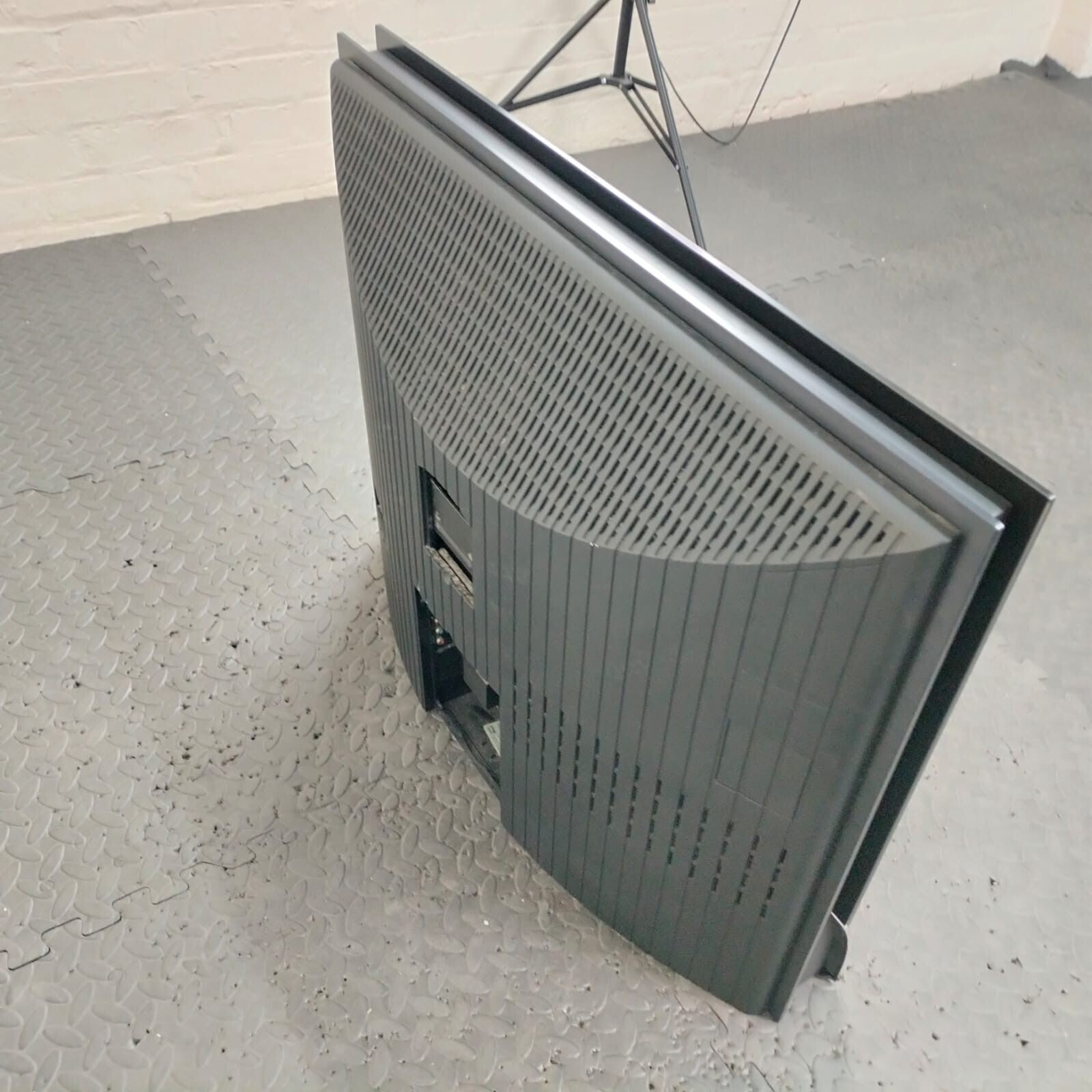BANG & OLUFSEN B&O BEOCENTER 6 26 INCH TV #003