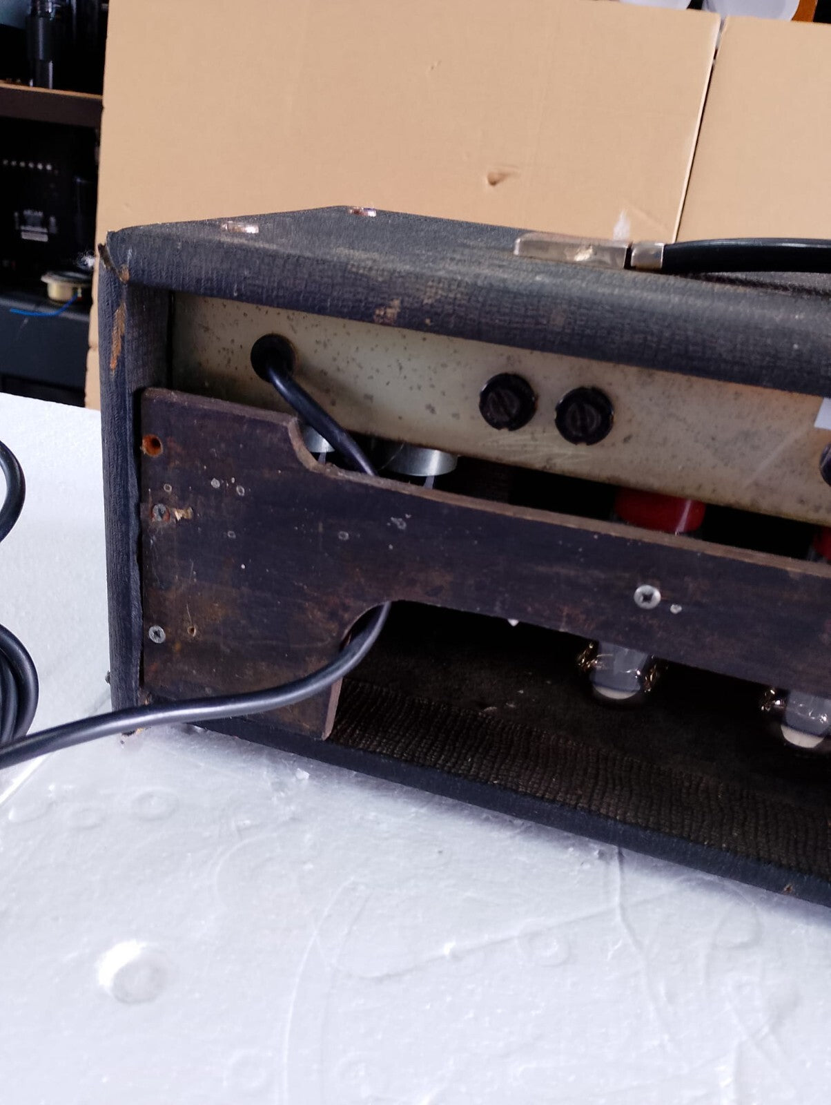 KELLY VALVE TUBE GUITAR AMPLIFIER