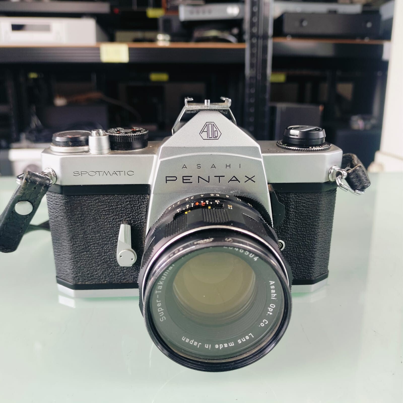 ASAHI PENTAX SPOTMATIC SP SLR CAMERA SUPER-TAKUMAR 1:1.8 / 55MM