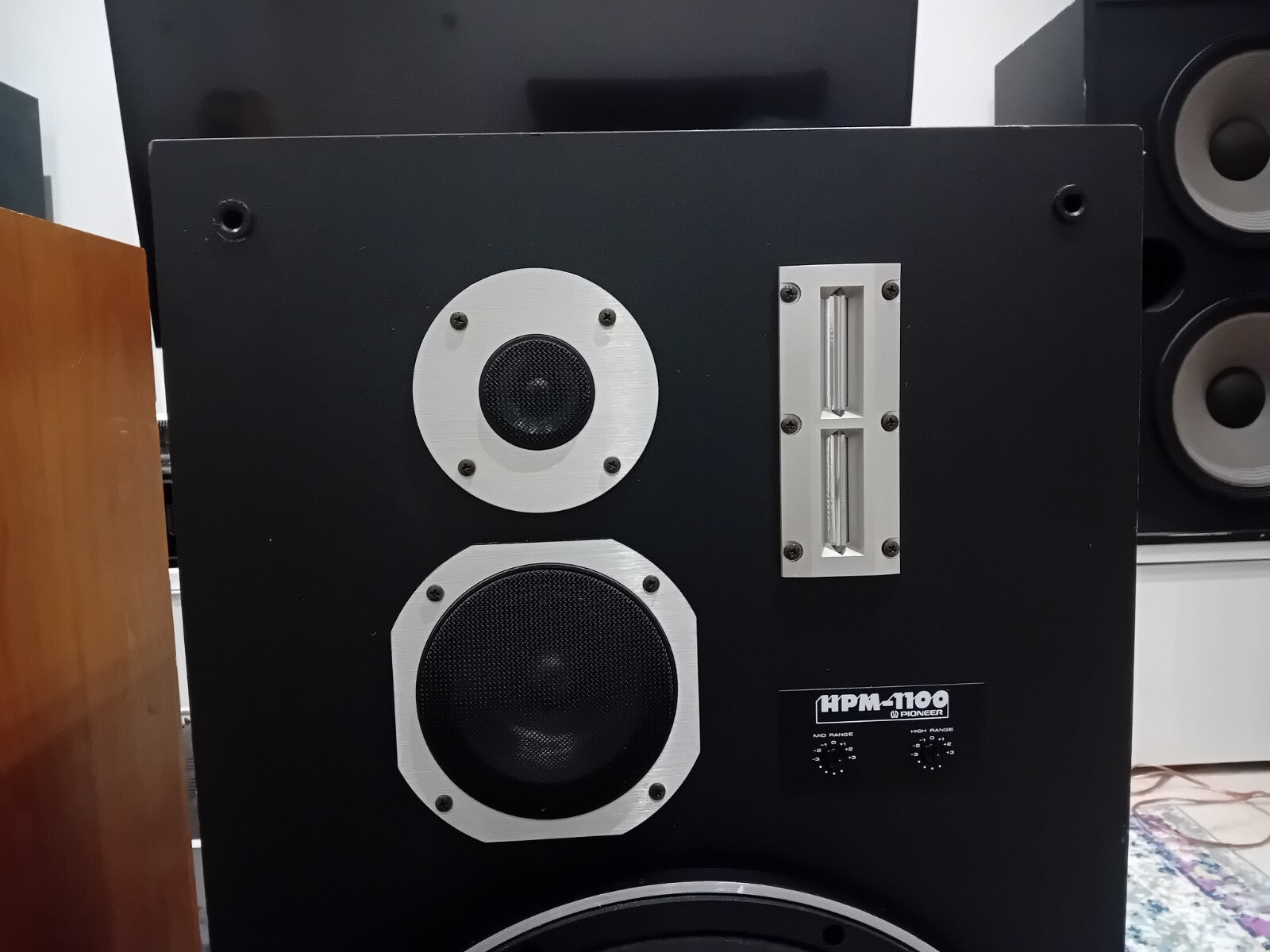 SUPER RARE TOP OF THE LINE PIONEER HPM 1100 SPEAKERS