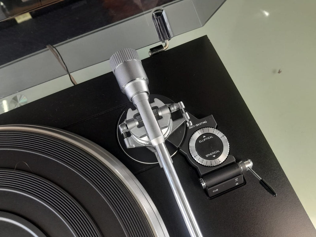 PHILIPS BLACK TULIP AF 829 AUTOMATIC TURNTABLE WITH PHILIPS 412 II CARTRIDGE