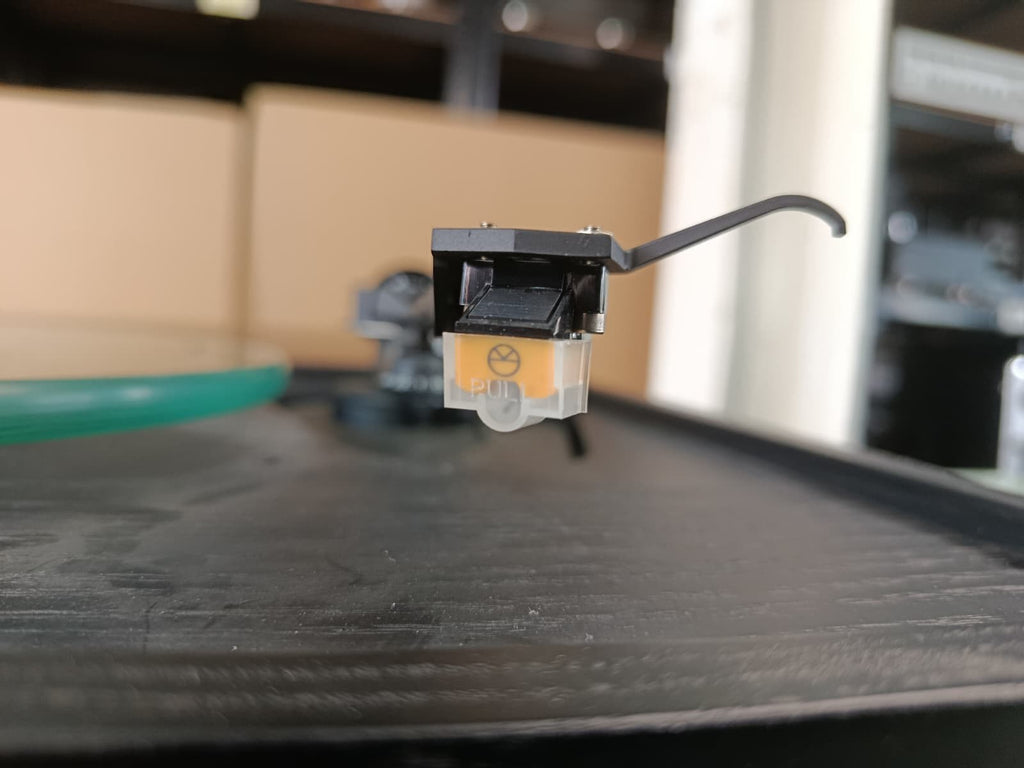 SYSTEMDEK IIX TURNTABLE WITH LINN BASIK PLUS TONEARM