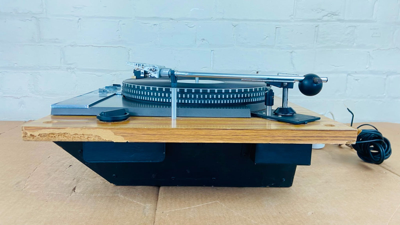 GARRARD 401 TURNTABLE WITH SHURE 75 6 CARTRIDGE