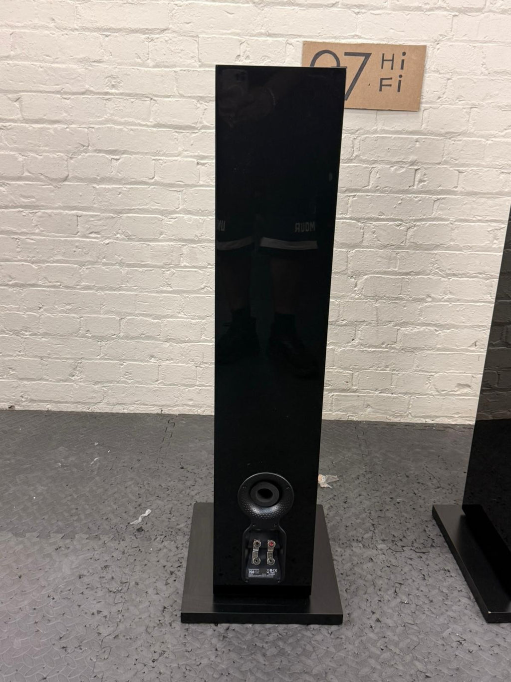 BOWERS & WILKINS B&W 703 S2 FLOOR STANDING SPEAKERS