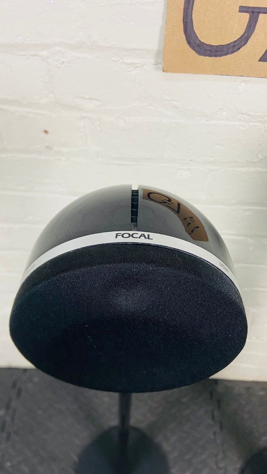 FOCAL DOME COMPACT SPEAKERS WITH FLOOR STANDS