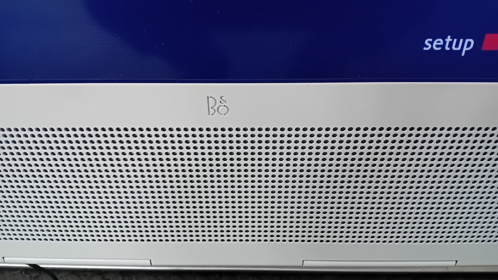 B&O BANG & OLUFSEN BEOPLAY V1 40 INCH TV WITH STAND AND REMOTE