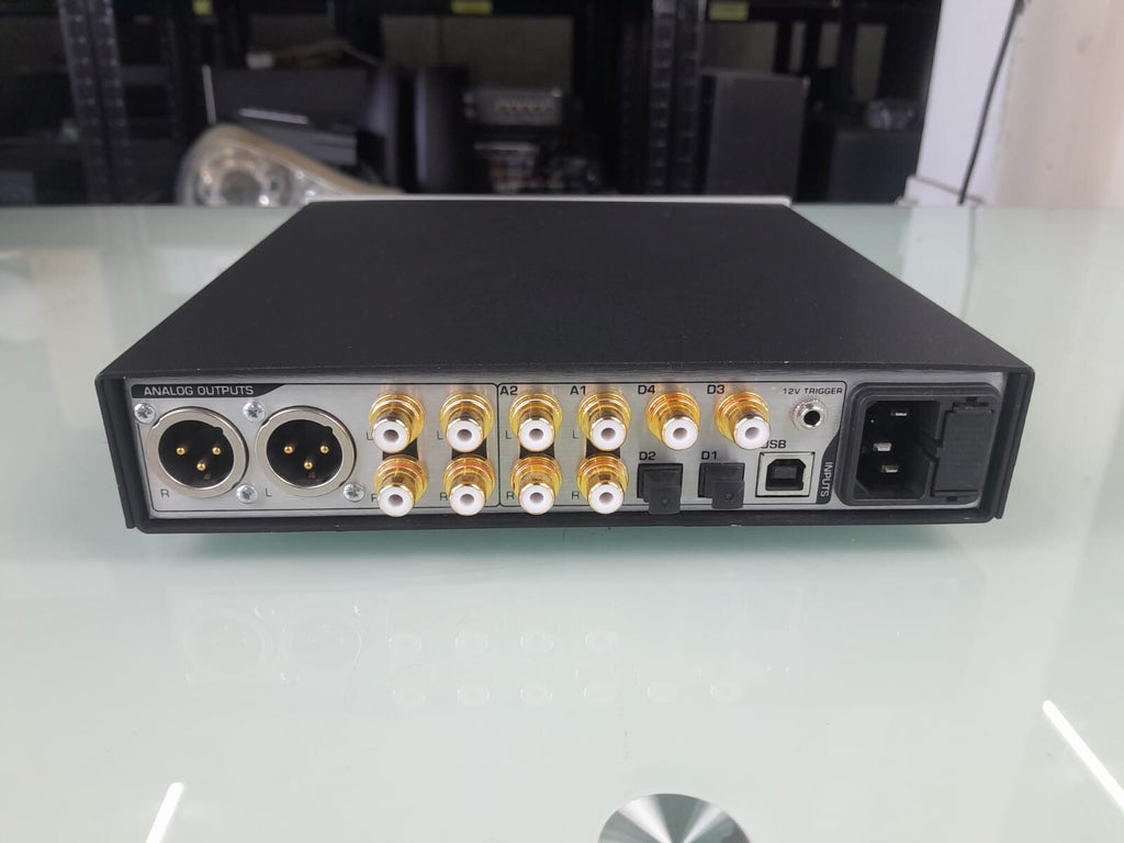 BENCHMARK DAC 2 HGC DIGITAL TO ANALOG AUDIO CONVERTER PRE AMP HEADPHONE AMP