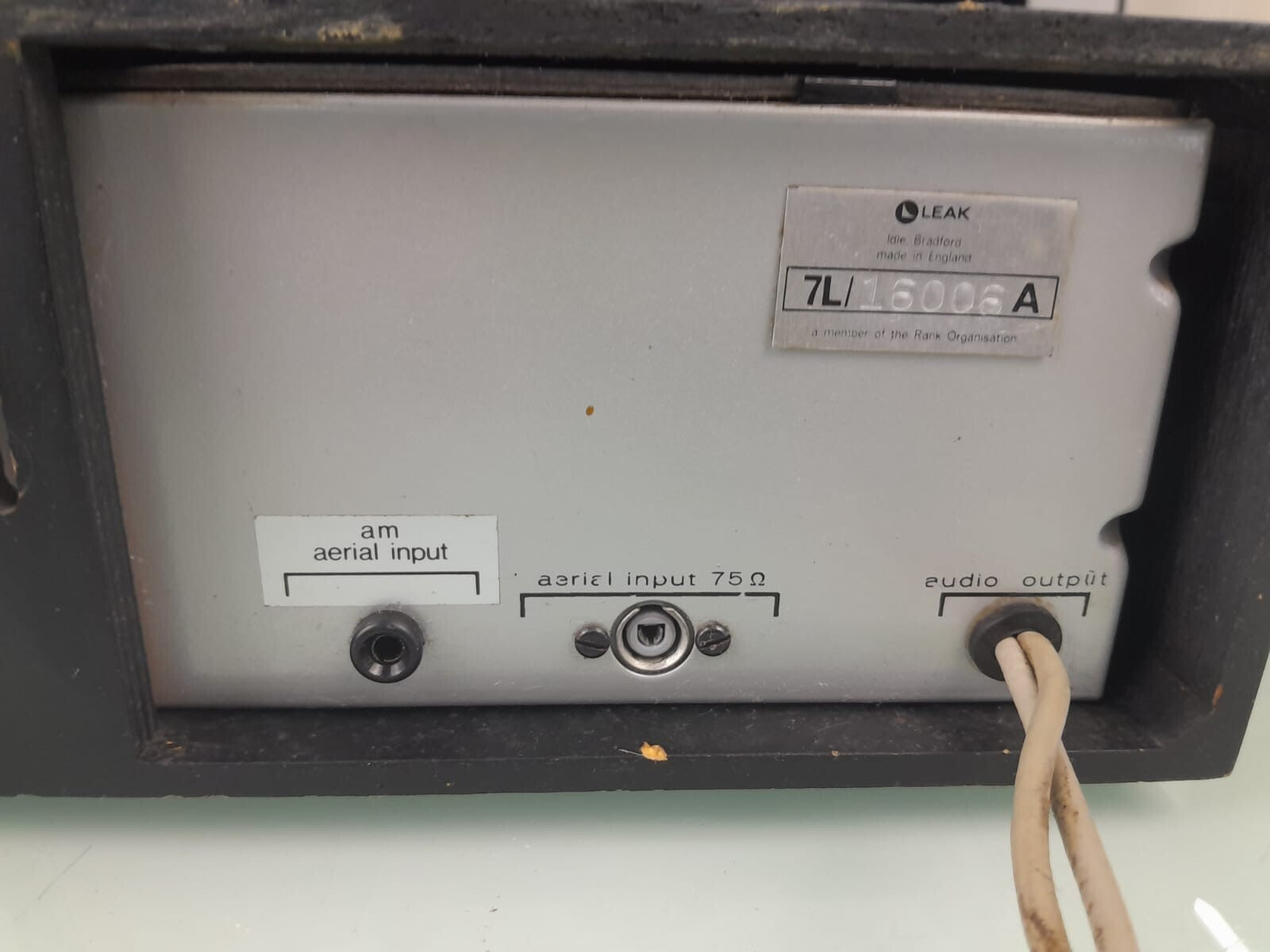 LEAK DELTA AM - FM TUNER