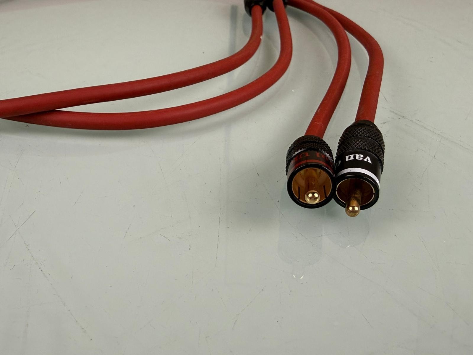 VAN DEN HUL M.C THE BAY C5 HYBRID HALOGEN RCA INTERCONNECT CABLE
