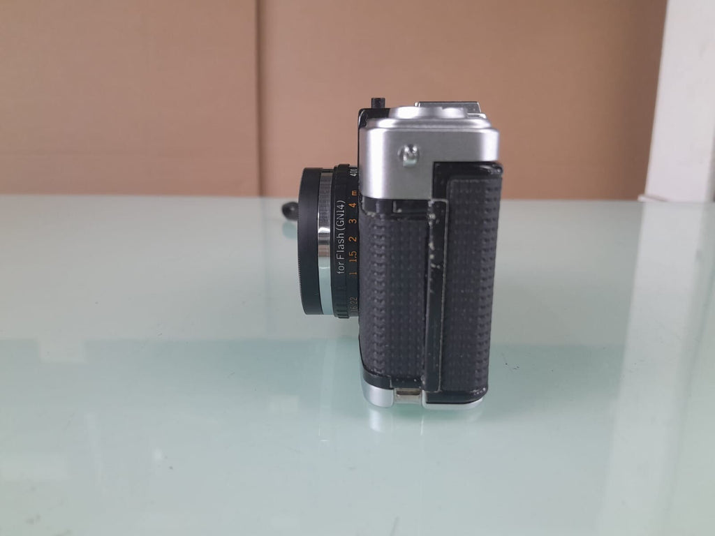 OLYMPUS PEN EE 3 FILM CAMERA D.ZUIKO F=28MM 1:3.5 LENS