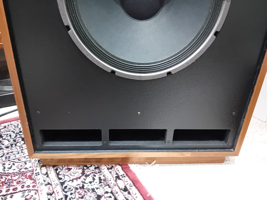 KLIPSCH CORNWAL III 3 WALNUT FLOOR STANDING SPEAKERS