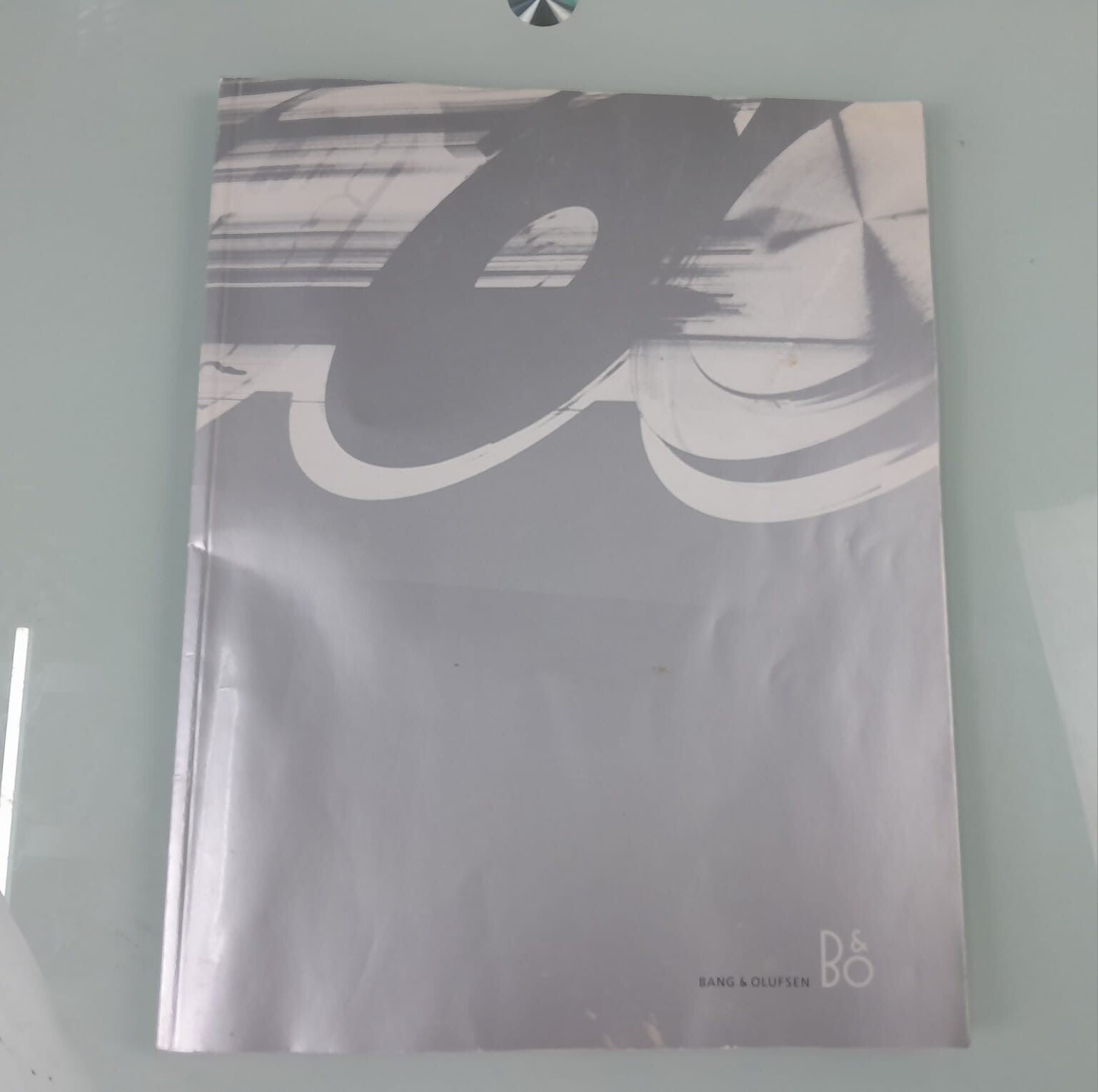 BANG & OLUFSEN B&O BROCHURE MAGAZINE BOOK