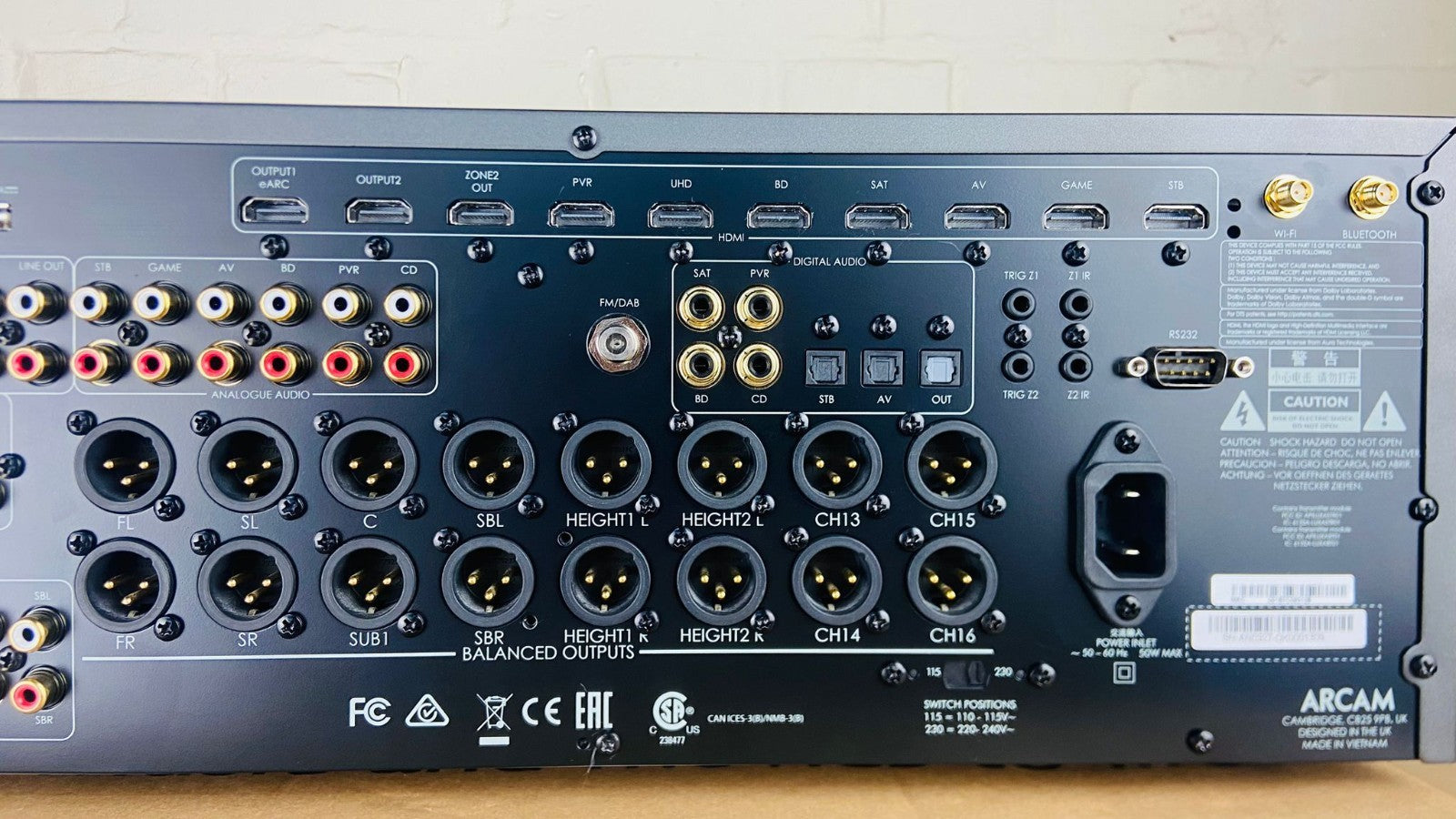 ARCAM AV40 AV RECEIVER WITH REMOTE