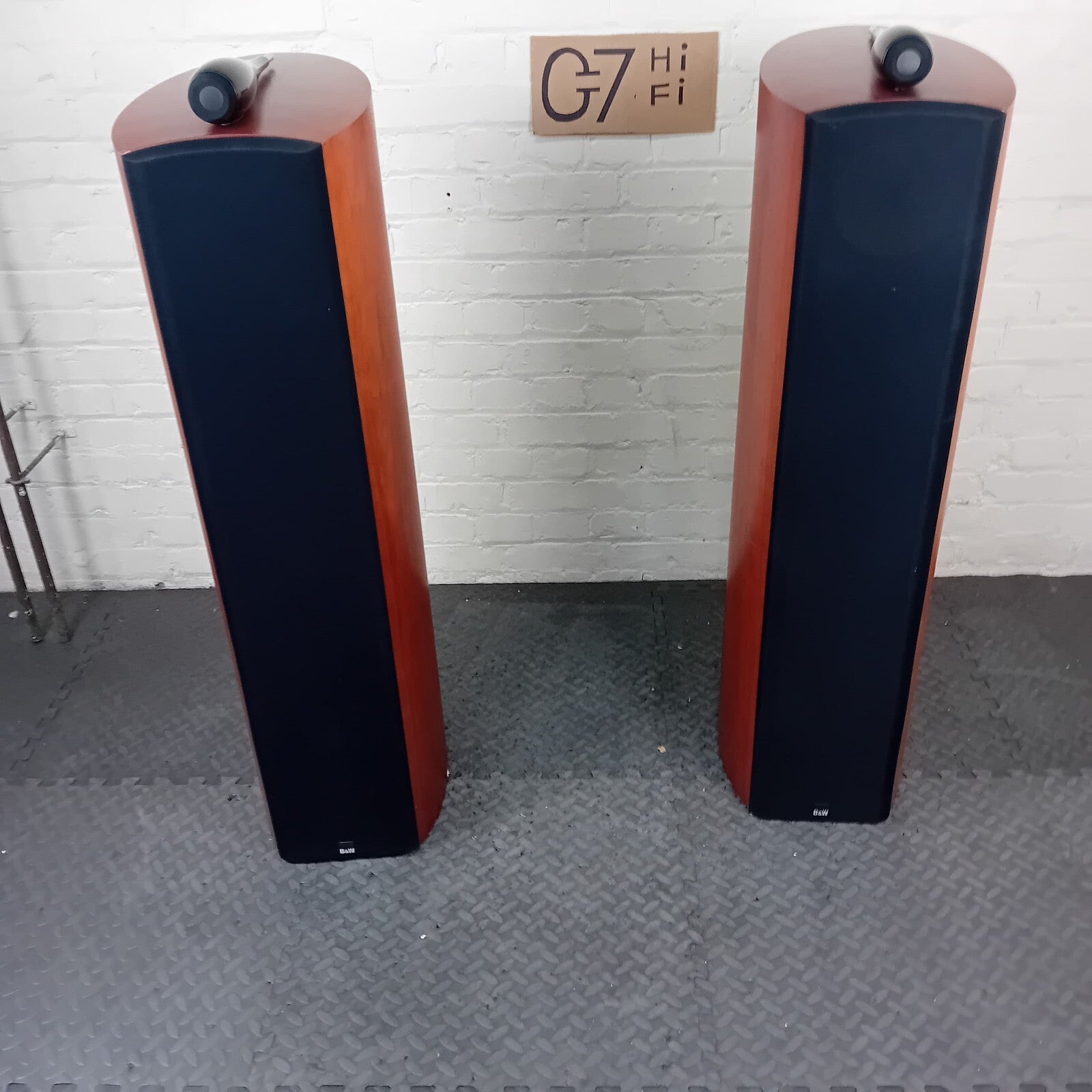 BOWERS & WILKINS B&W 803 D FLOOR STANDING SPEAKERS