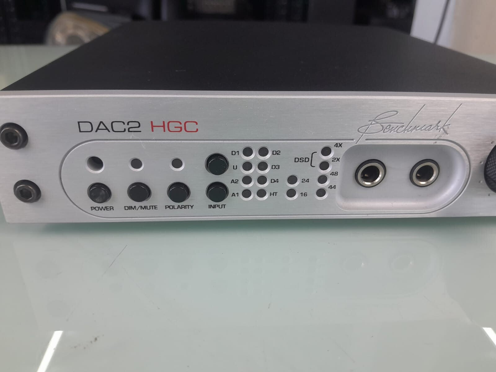 BENCHMARK DAC 2 HGC DIGITAL TO ANALOG AUDIO CONVERTER PRE AMP HEADPHONE AMP